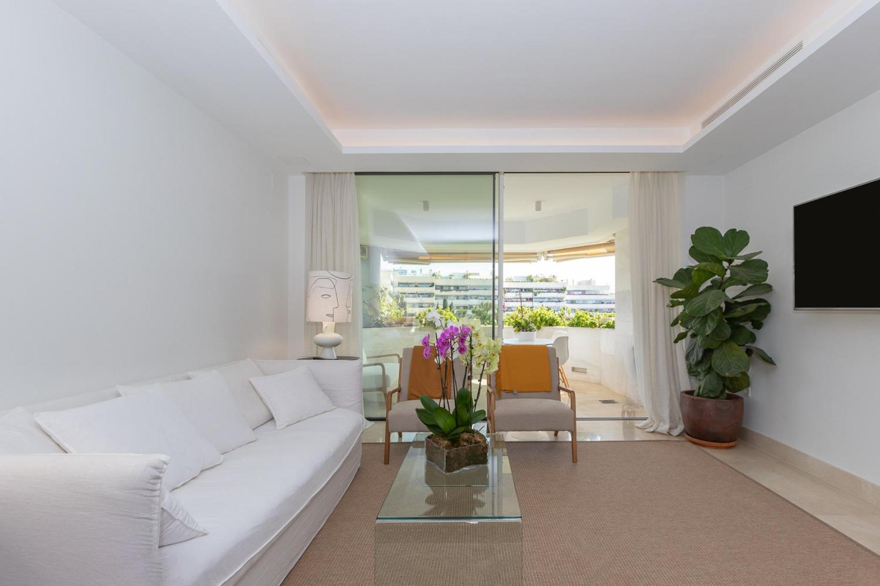 Lujoso Apartamento Con Piscina En Paseo Maritimo 马尔韦利亚 外观 照片