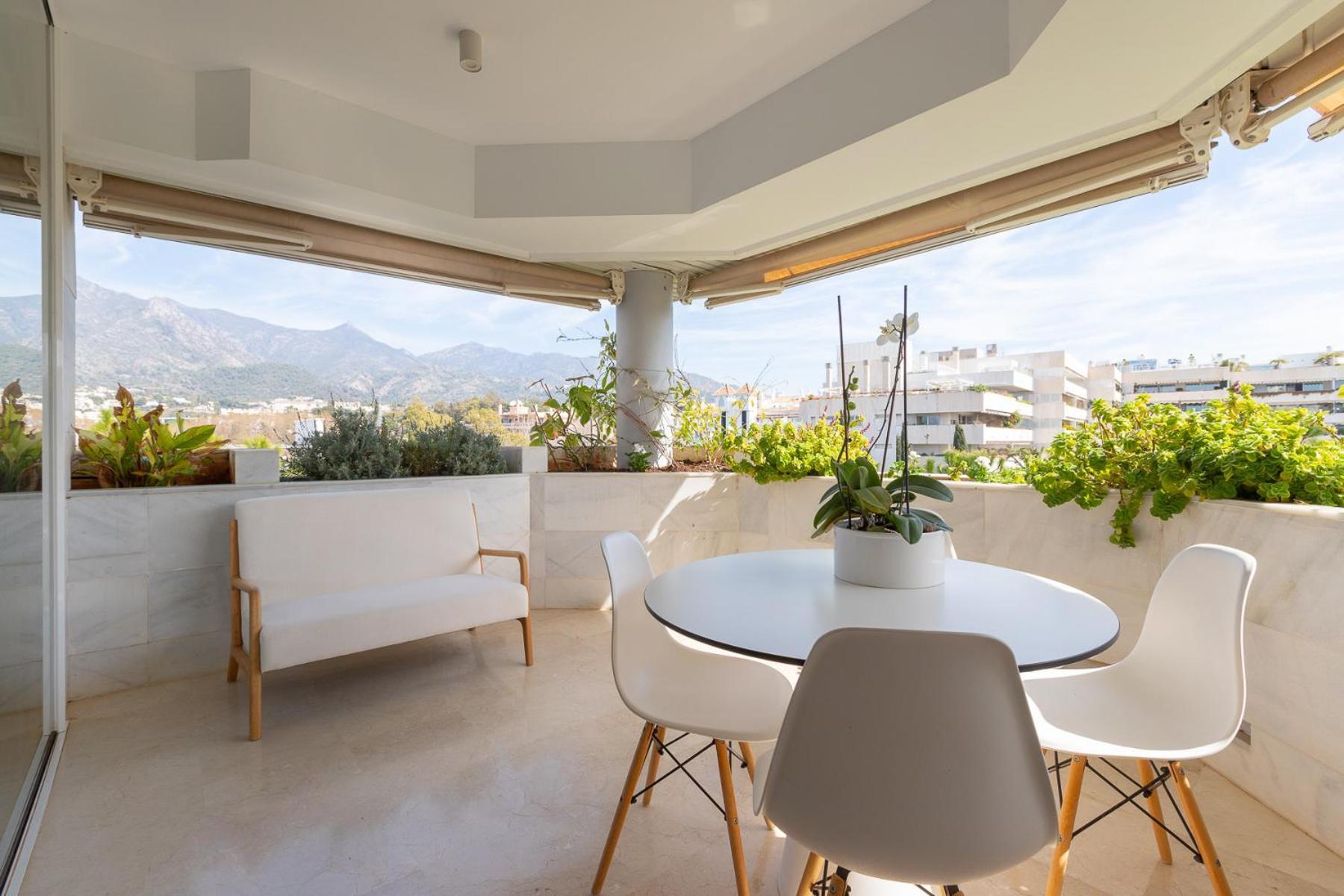Lujoso Apartamento Con Piscina En Paseo Maritimo 马尔韦利亚 外观 照片