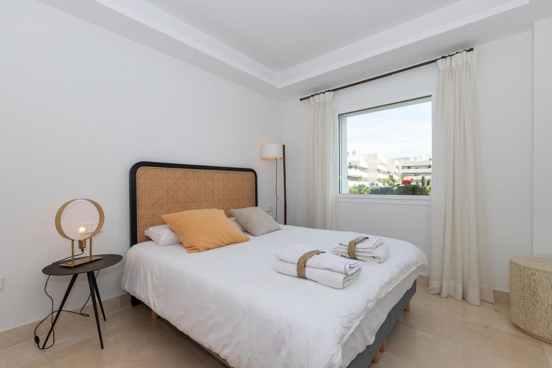 Lujoso Apartamento Con Piscina En Paseo Maritimo 马尔韦利亚 外观 照片