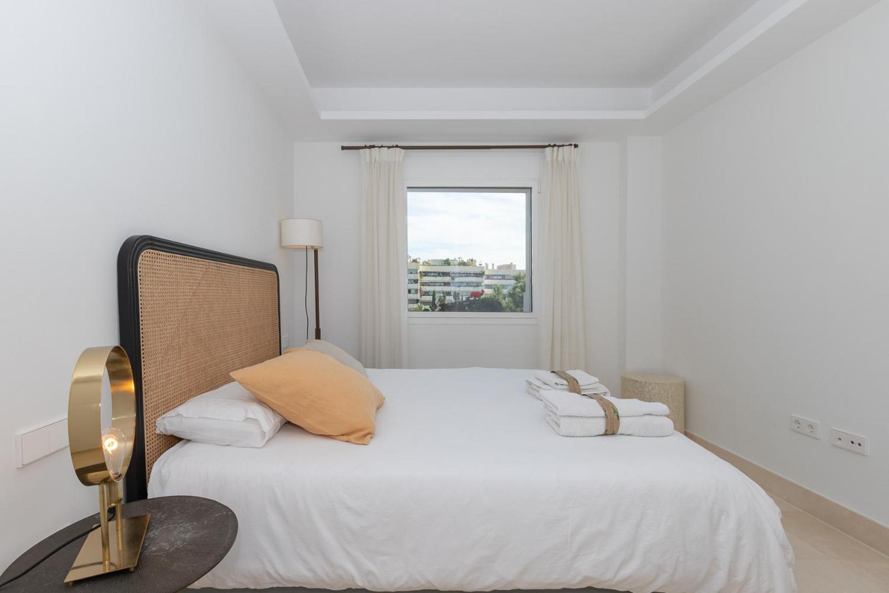 Lujoso Apartamento Con Piscina En Paseo Maritimo 马尔韦利亚 外观 照片