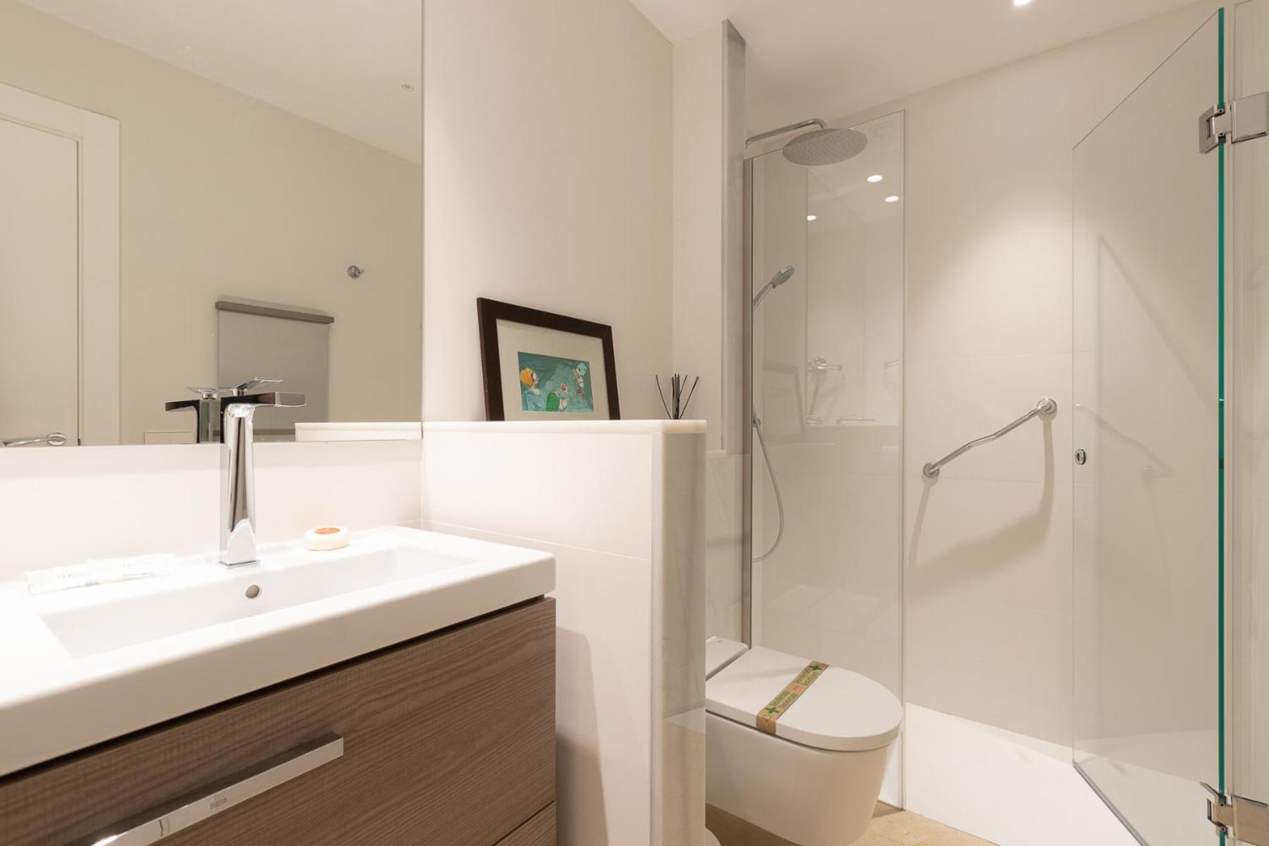 Lujoso Apartamento Con Piscina En Paseo Maritimo 马尔韦利亚 外观 照片