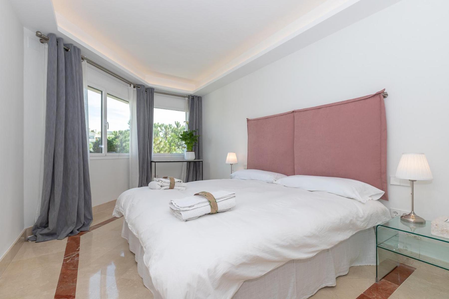 Lujoso Apartamento Con Piscina En Paseo Maritimo 马尔韦利亚 外观 照片