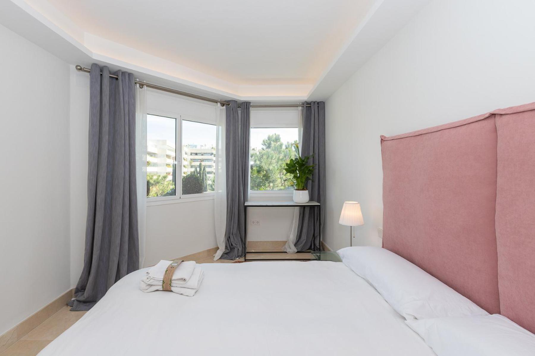 Lujoso Apartamento Con Piscina En Paseo Maritimo 马尔韦利亚 外观 照片