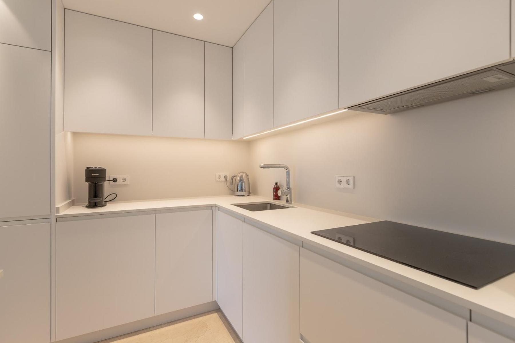 Lujoso Apartamento Con Piscina En Paseo Maritimo 马尔韦利亚 外观 照片